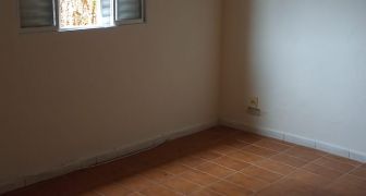 Casa com 3 cômodos  LO 81 C